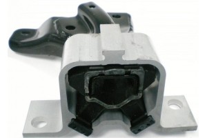 Опора двигателя правая верхняя  2004 - 2008 г Логан