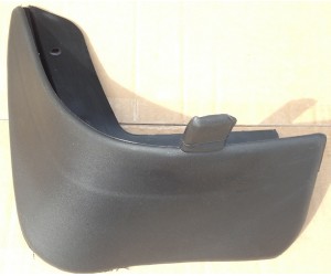 Брызговик Ланос задний левый резиновый